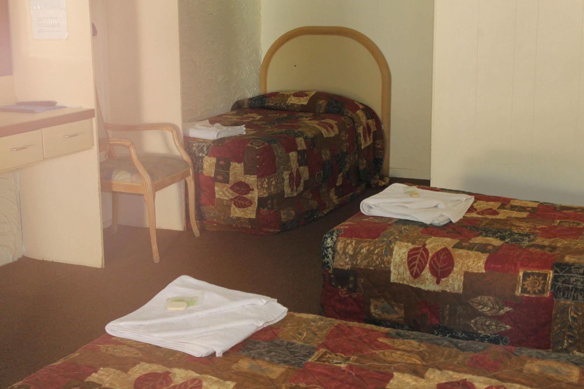 Sun Plaza Motel - מקיי מראה חיצוני תמונה